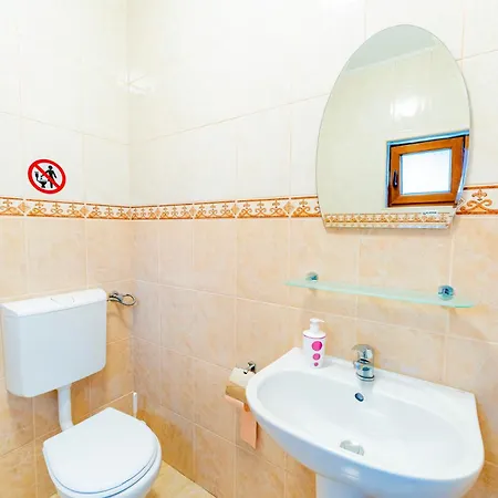 Babai Guest house *